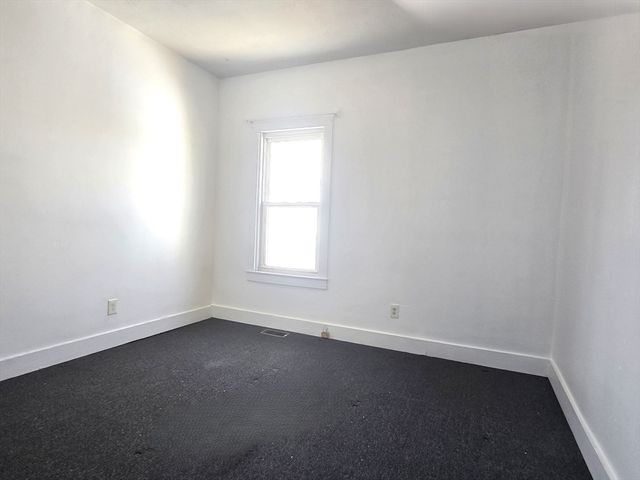 16 Bunker Ave 2R, Brockton, MA 02301