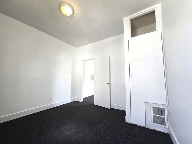 16 Bunker Ave 2R, Brockton, MA 02301