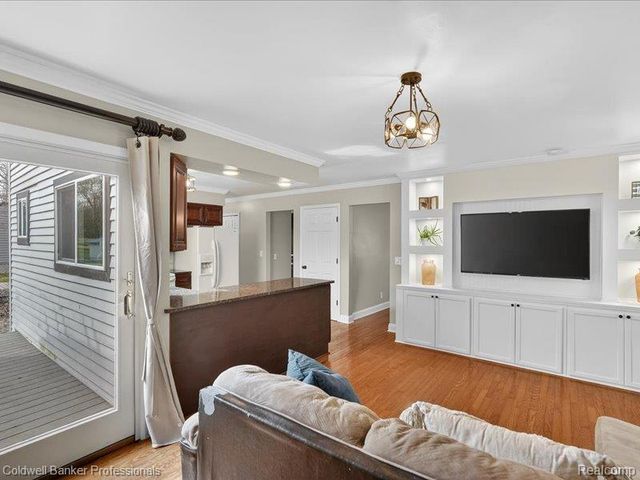 6091 Rocking Chair Road, Grand Blanc, MI 48439