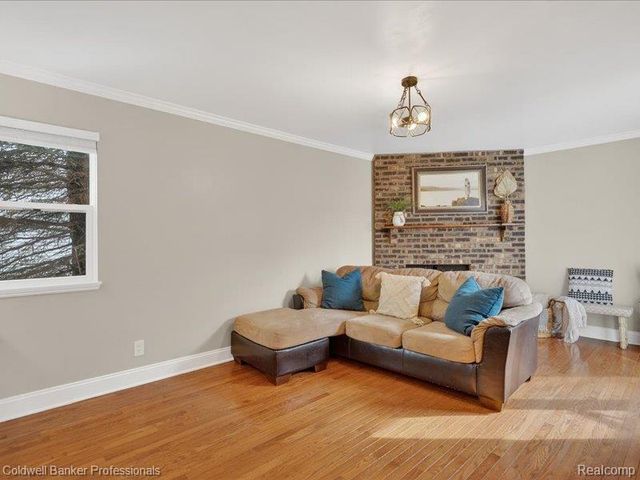 6091 Rocking Chair Road, Grand Blanc, MI 48439