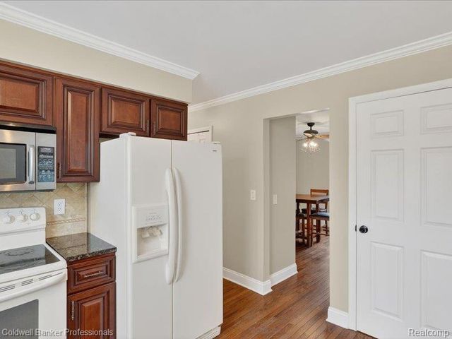 6091 Rocking Chair Road, Grand Blanc, MI 48439