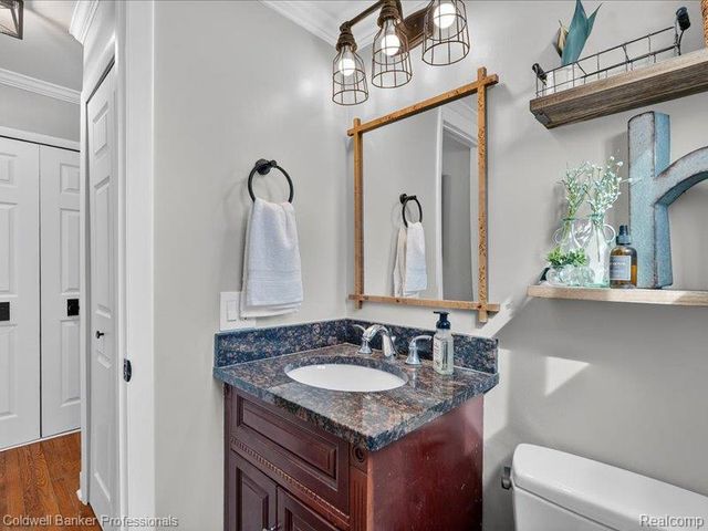 6091 Rocking Chair Road, Grand Blanc, MI 48439