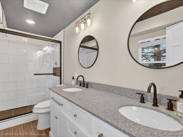 6091 Rocking Chair Road, Grand Blanc, MI 48439