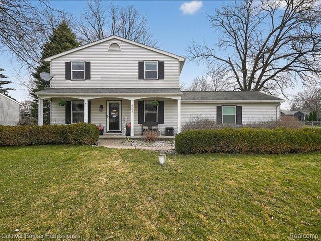 6091 Rocking Chair Road, Grand Blanc, MI 48439