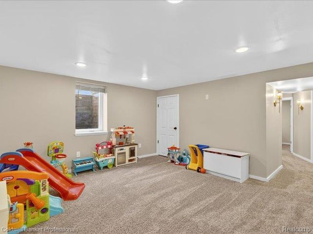 6091 Rocking Chair Road, Grand Blanc, MI 48439