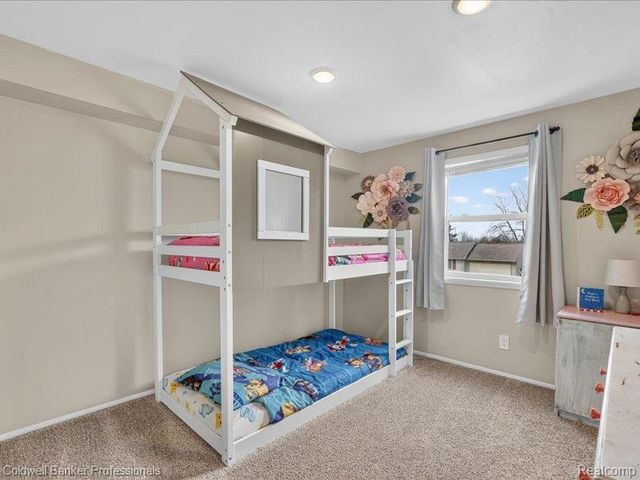 6091 Rocking Chair Road, Grand Blanc, MI 48439