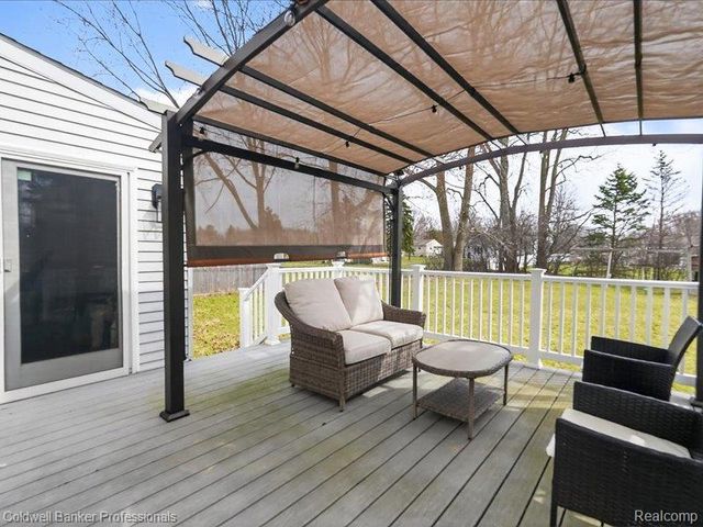 6091 Rocking Chair Road, Grand Blanc, MI 48439