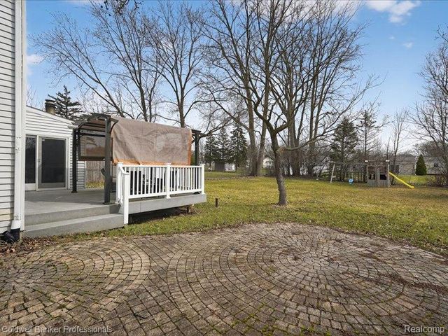 6091 Rocking Chair Road, Grand Blanc, MI 48439