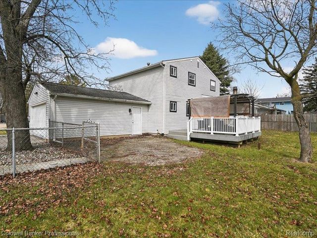 6091 Rocking Chair Road, Grand Blanc, MI 48439