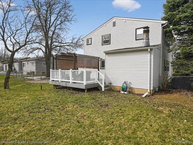 6091 Rocking Chair Road, Grand Blanc, MI 48439