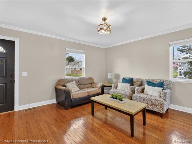 6091 Rocking Chair Road, Grand Blanc, MI 48439