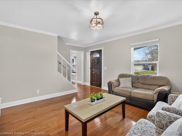 6091 Rocking Chair Road, Grand Blanc, MI 48439