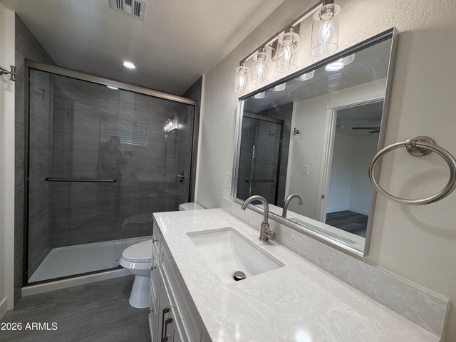 3305 E HELENA Drive, Phoenix, AZ 85032