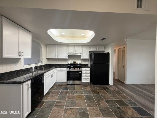 3305 E HELENA Drive, Phoenix, AZ 85032