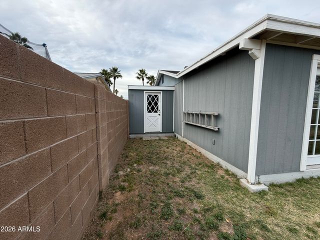 3305 E HELENA Drive, Phoenix, AZ 85032
