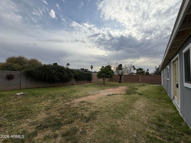3305 E HELENA Drive, Phoenix, AZ 85032
