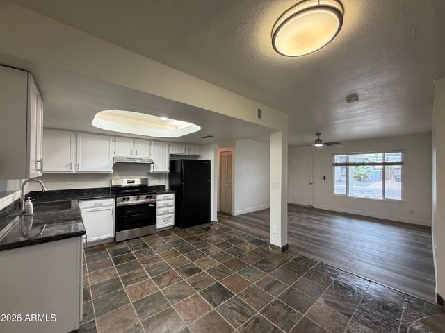 3305 E HELENA Drive, Phoenix, AZ 85032