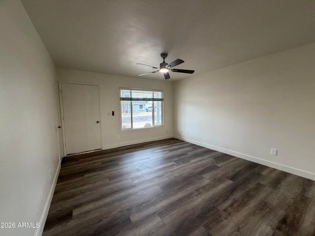 3305 E HELENA Drive, Phoenix, AZ 85032