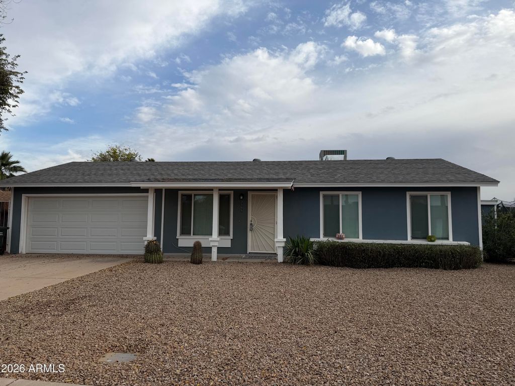 3305 E HELENA Drive, Phoenix, AZ 85032