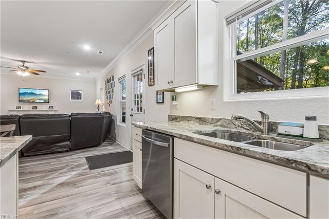 112 Silver Isles BLVD, Hampton, VA 23664