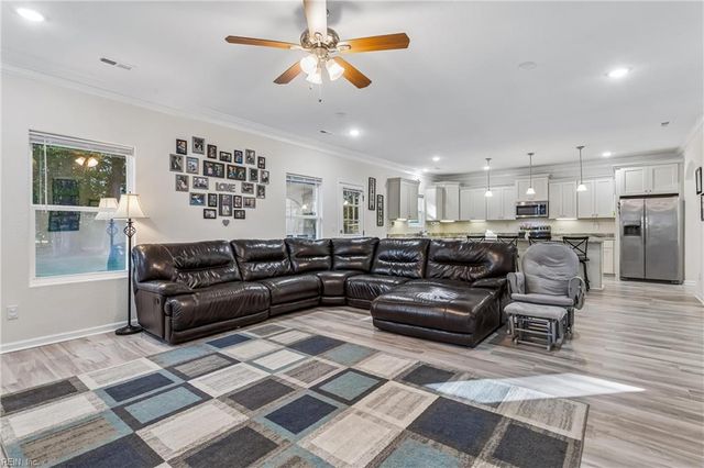 112 Silver Isles BLVD, Hampton, VA 23664