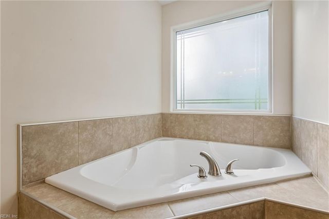 112 Silver Isles BLVD, Hampton, VA 23664