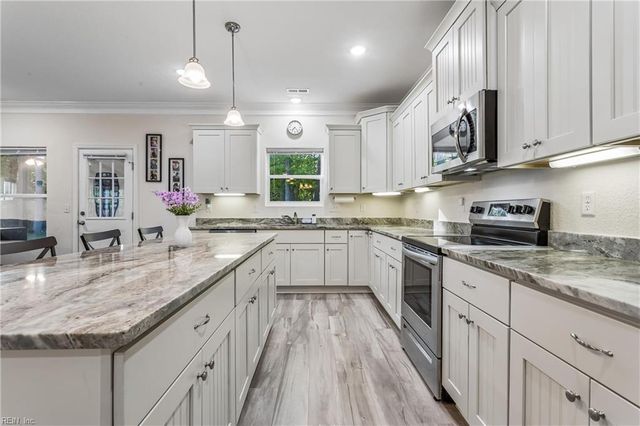 112 Silver Isles BLVD, Hampton, VA 23664