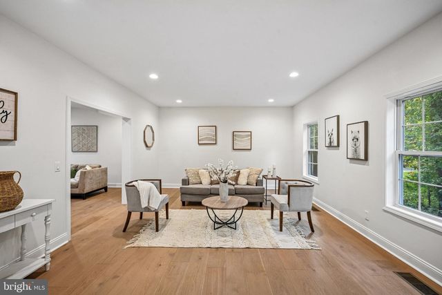 19 MONTANA AVE, Cherry Hill, NJ 08002