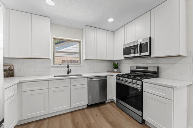 2914 Riata Lane, Houston, TX 77043