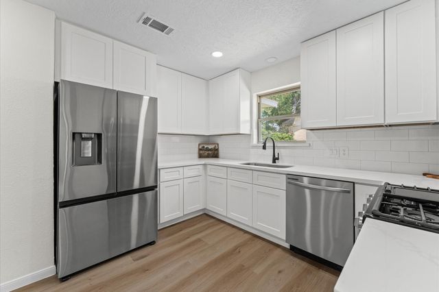 2914 Riata Lane, Houston, TX 77043