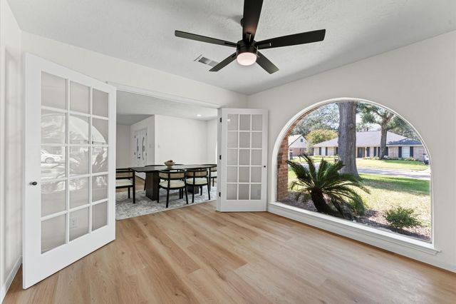 2914 Riata Lane, Houston, TX 77043