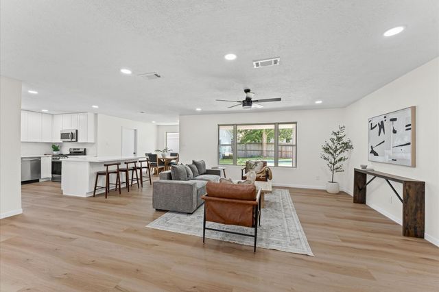 2914 Riata Lane, Houston, TX 77043