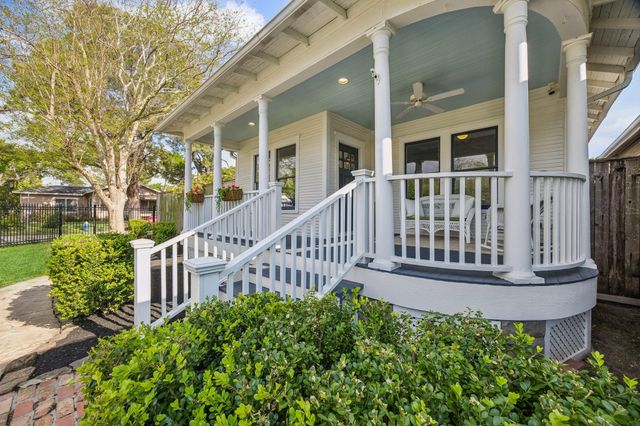 812 13th Street W, Houston, TX 77008