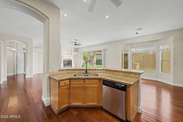 11230 S OAKWOOD Drive, Goodyear, AZ 85338