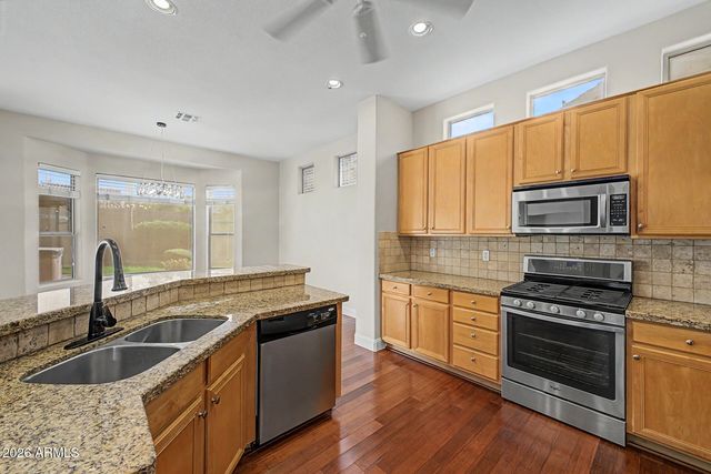 11230 S OAKWOOD Drive, Goodyear, AZ 85338