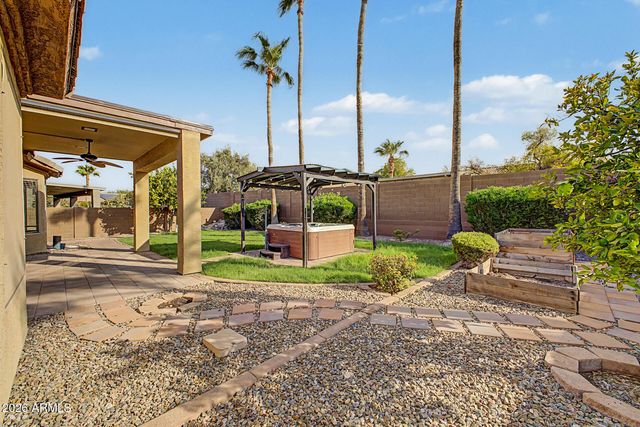 11230 S OAKWOOD Drive, Goodyear, AZ 85338