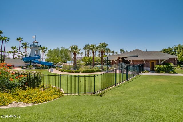 11230 S OAKWOOD Drive, Goodyear, AZ 85338