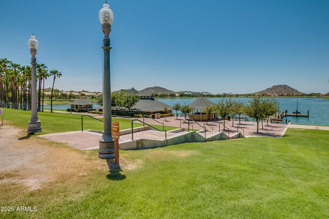 11230 S OAKWOOD Drive, Goodyear, AZ 85338