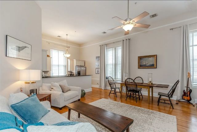 12 Elm Street 2, Newport, RI 02840