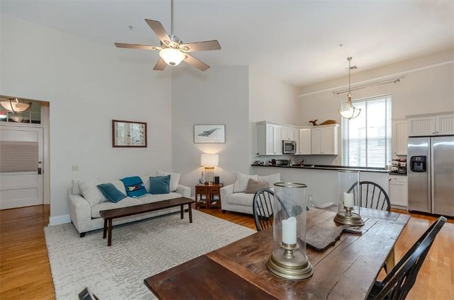 12 Elm Street 2, Newport, RI 02840