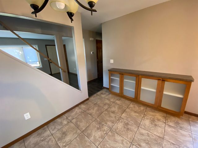 216 18th St NW, Minot, ND 58703
