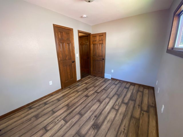216 18th St NW, Minot, ND 58703