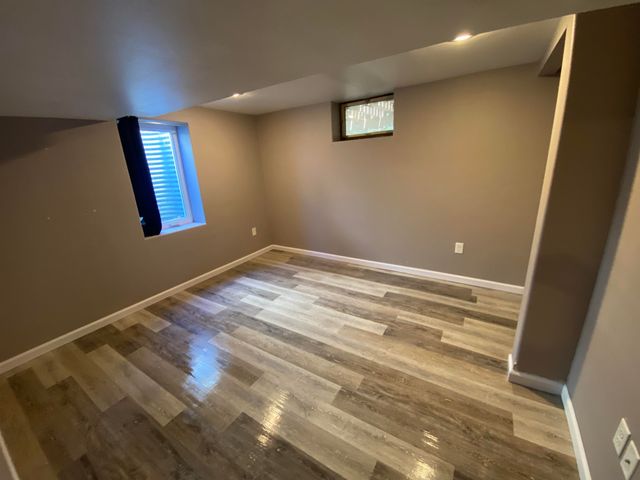 216 18th St NW, Minot, ND 58703