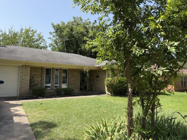 1212 Linden Drive, Plano, TX 75075