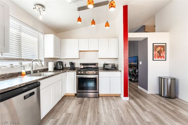 7320 Silver Ridge Drive, Las Vegas, NV 89128