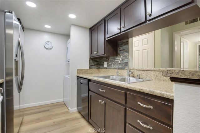 460 Oak Street 215, Glendale, CA 91204