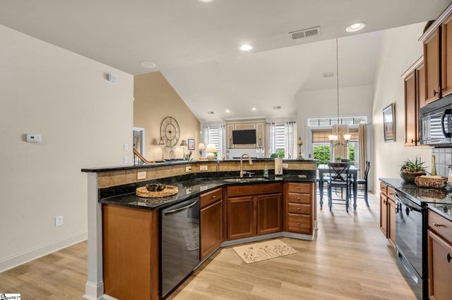 28 Dillworth Court, Simpsonville, SC 29681