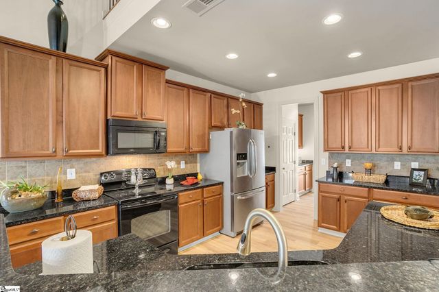 28 Dillworth Court, Simpsonville, SC 29681