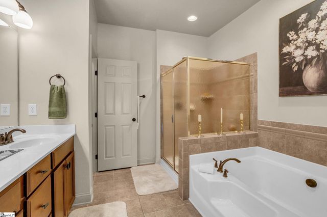 28 Dillworth Court, Simpsonville, SC 29681