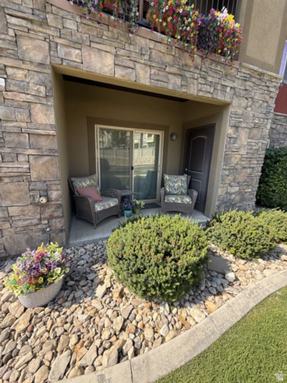 157 E JORDAN BLVD #302, Saratoga Springs, UT 84045 — exterior
